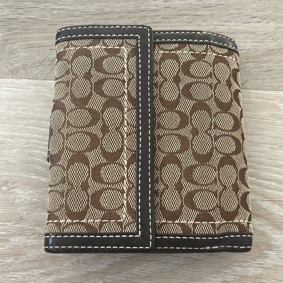 Coach canvas had fold wallet brown with coin pouch - Picture 2 of 3